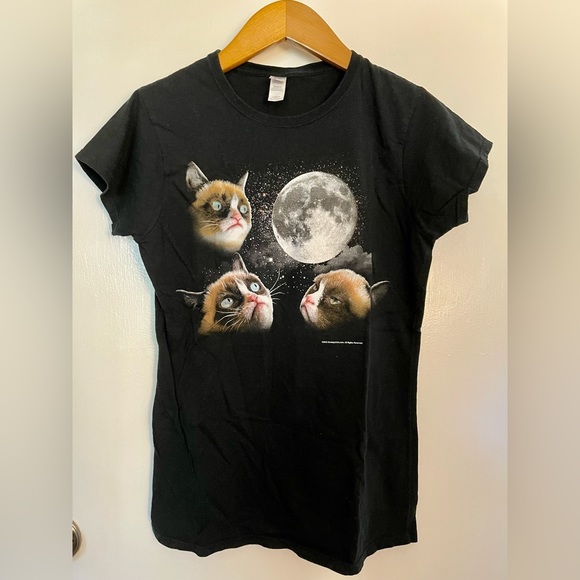 Black Grumpy Cat T-Shirt - Picture 1 of 2